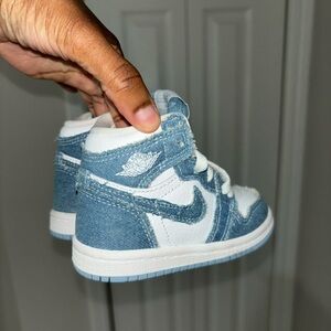 White/Boarder Blue-Chile Red
Jordan 1 Retro High OG (TD)